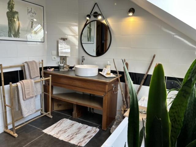 A La Marc'Quize Chambres D'Hotes, Petit Dejeuner Compris, Avec Piscine A Debordement En Exterieur, Bain Nordique A 38 Degres En Prestation Supplement Sur Reservation Horaire Anticipee 1 Place De Parking Gratuite Sur Place Mouxy Екстериор снимка