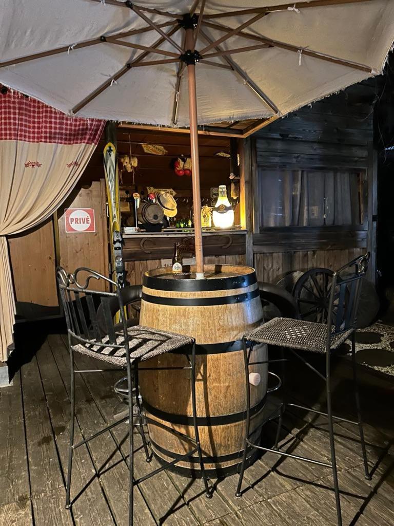 A La Marc'Quize Chambres D'Hotes, Petit Dejeuner Compris, Avec Piscine A Debordement En Exterieur, Bain Nordique A 38 Degres En Prestation Supplement Sur Reservation Horaire Anticipee 1 Place De Parking Gratuite Sur Place Mouxy Екстериор снимка